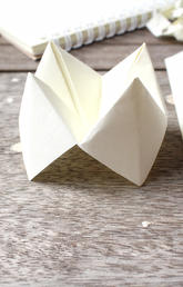 Fortune tellers paper game