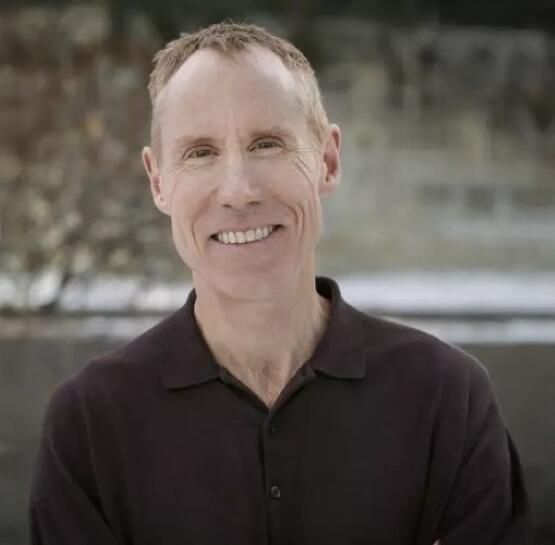 Headshot - Braden Manns