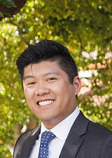 head shot of Dr. Derek Chew